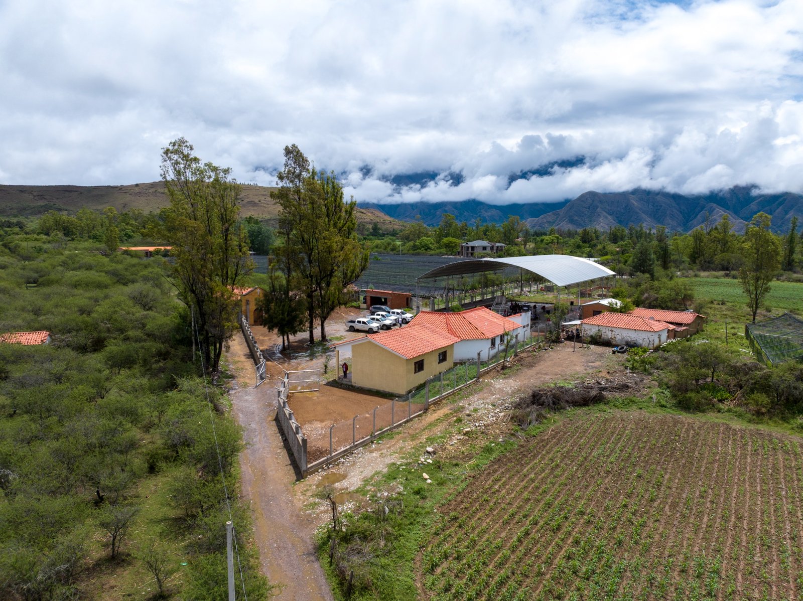 Alcaldía de Tarija inaugura y entrega muro perimetral de la UE de ...