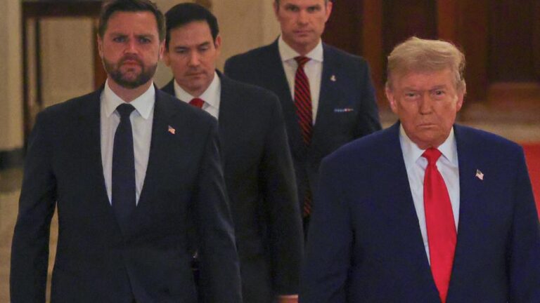 Donald Trump llega con el vicepresidente J.D. Vance, el secretario de Estado Marco Rubio y el secretario de Defensa Pete Hegseth