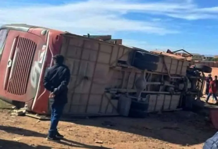 Un accidente de tránsito deja al menos tres muertos y 29 heridos en la ...